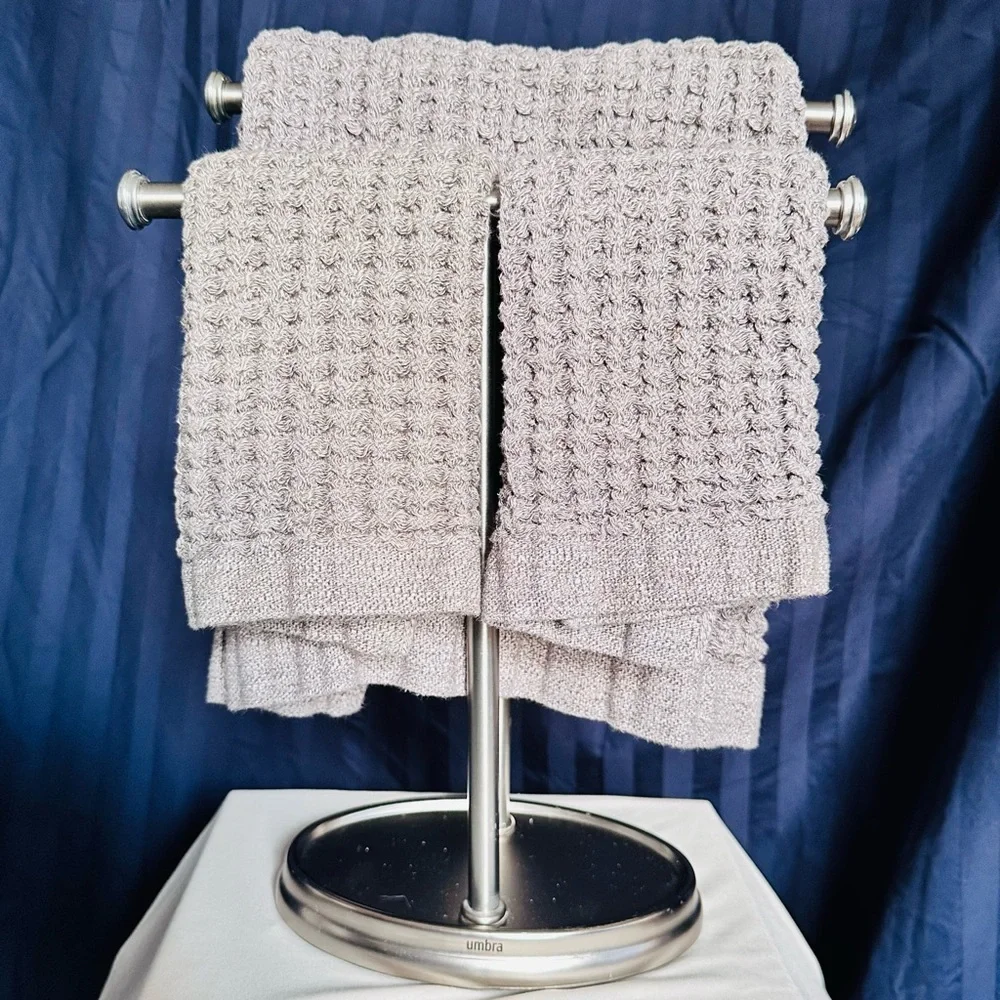 Umbra Silver / Nickel Towel Stand